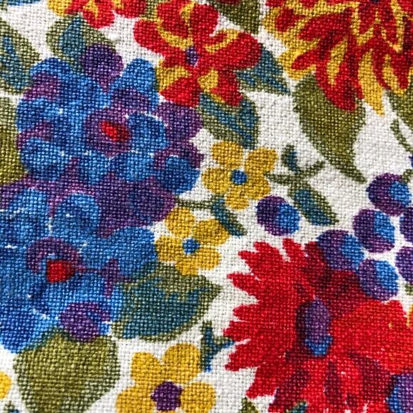 Flower Home Decor Fabric 42" W x 95" Long - Picture 4 of 4